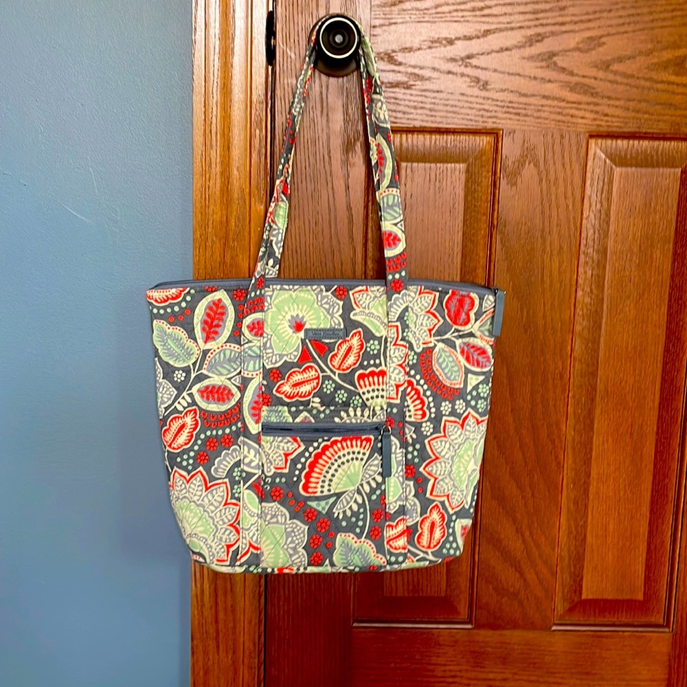 Vera Bradley Nomadic Floral (2016 pattern) tote bag